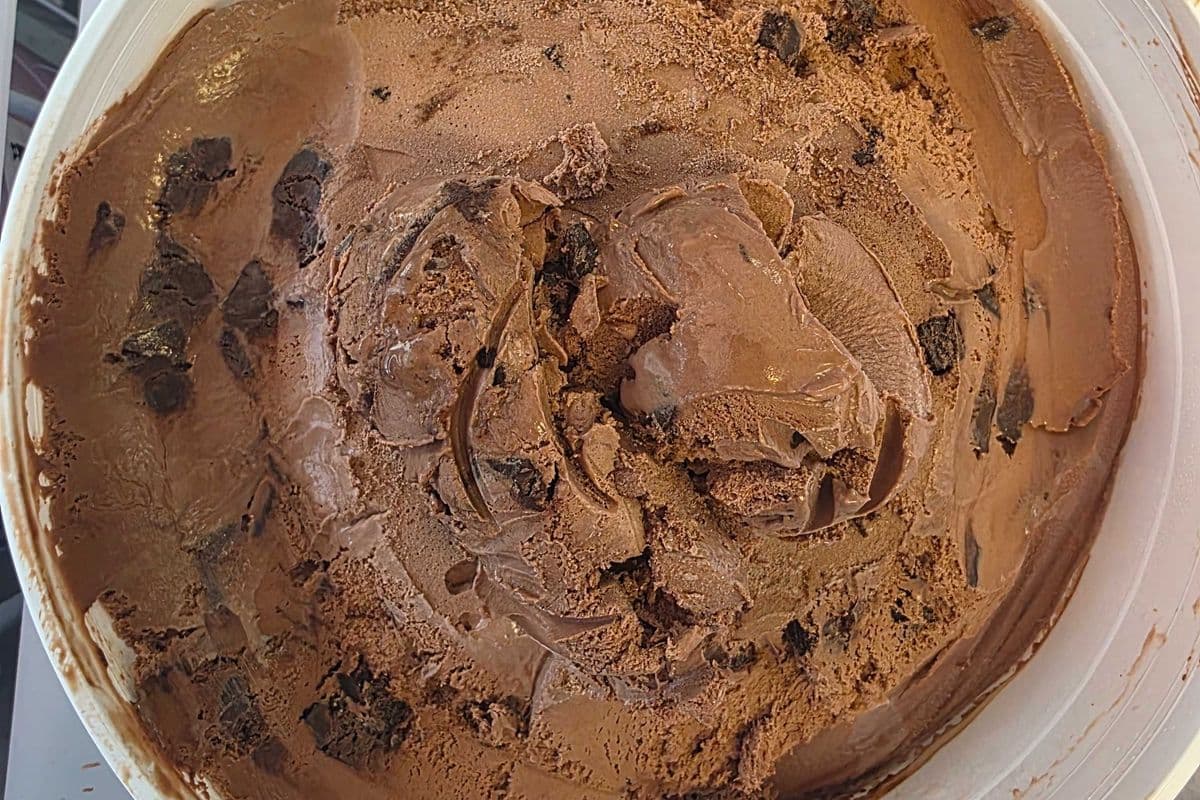 Ice Cream - CHOCOLATE FUDGE BROWNIE