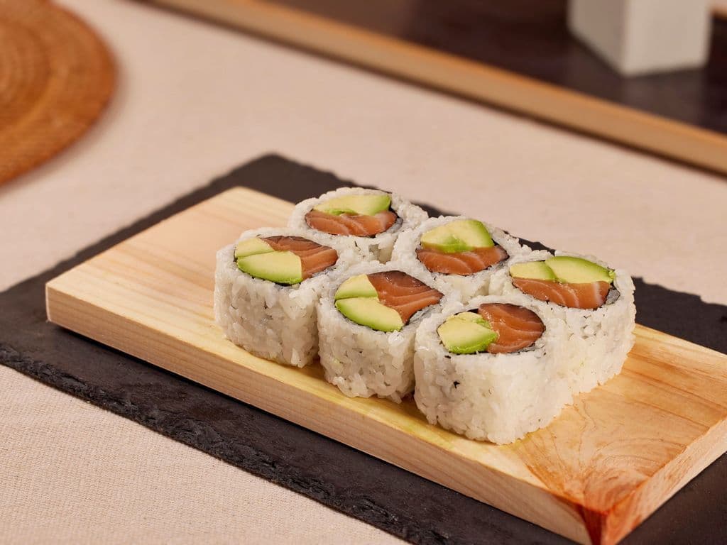 Avocado Salmon Roll