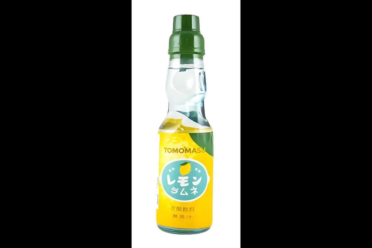 Ramune Lemon Flavour - Japanese Traditional Pop. Fun to open! please check the Description.)