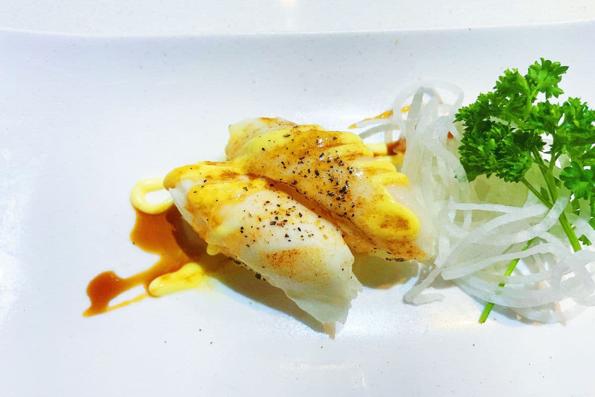 Torched White Tuna Sushi (2 pc)