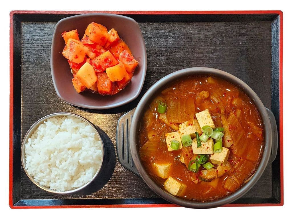 Kimchi-jjigae