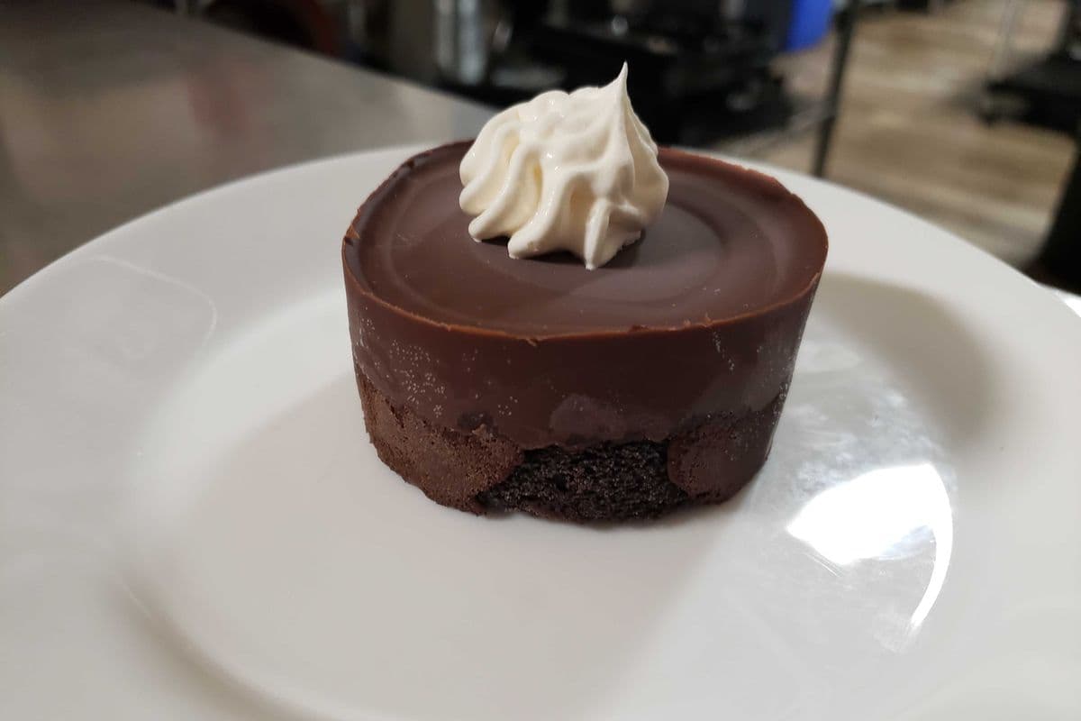 Chocolate decadent tort