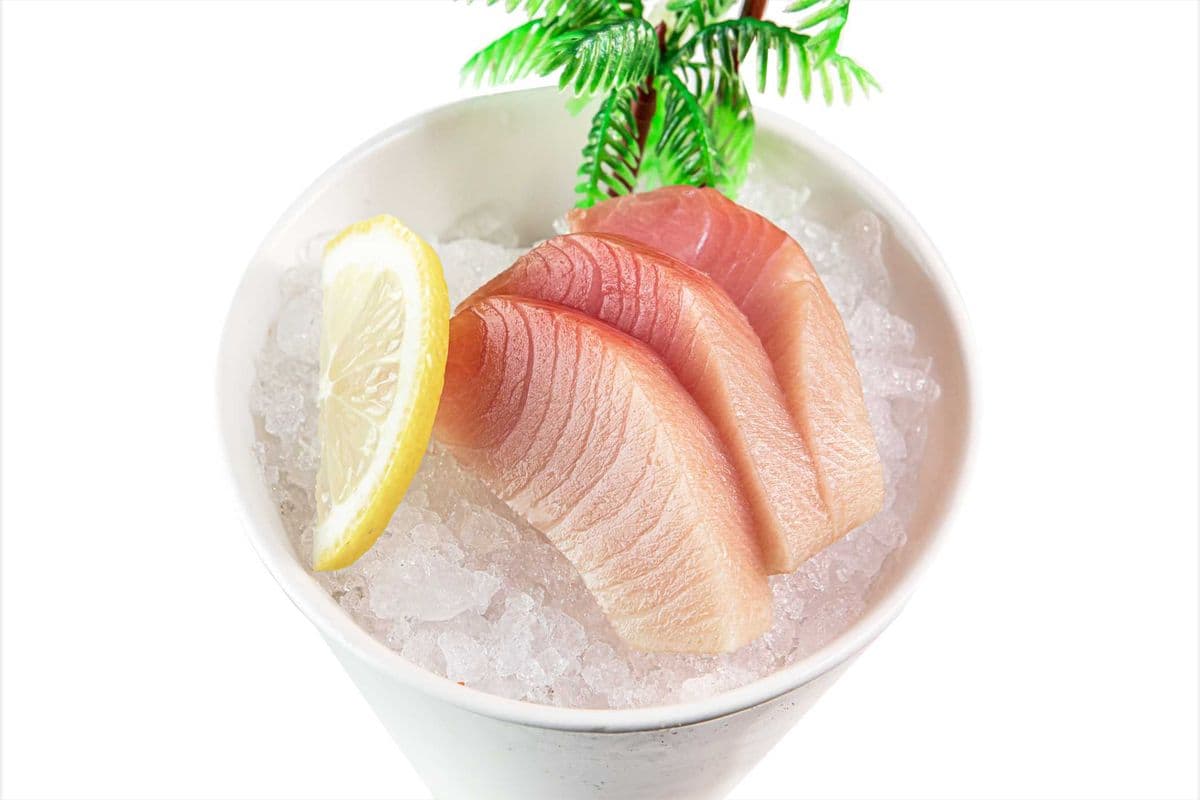 Yellowtail (Hamachi) Sashimi (3 pcs)