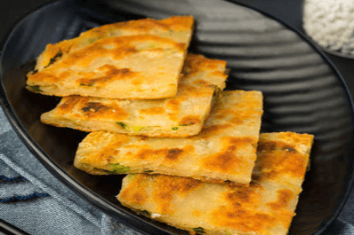 S4. Crispy Green Onion Pancake (1 pc) 葱油饼