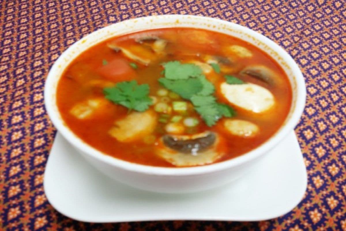 S1. Hot and Sour Soup (Tom Yum) (26 oz)