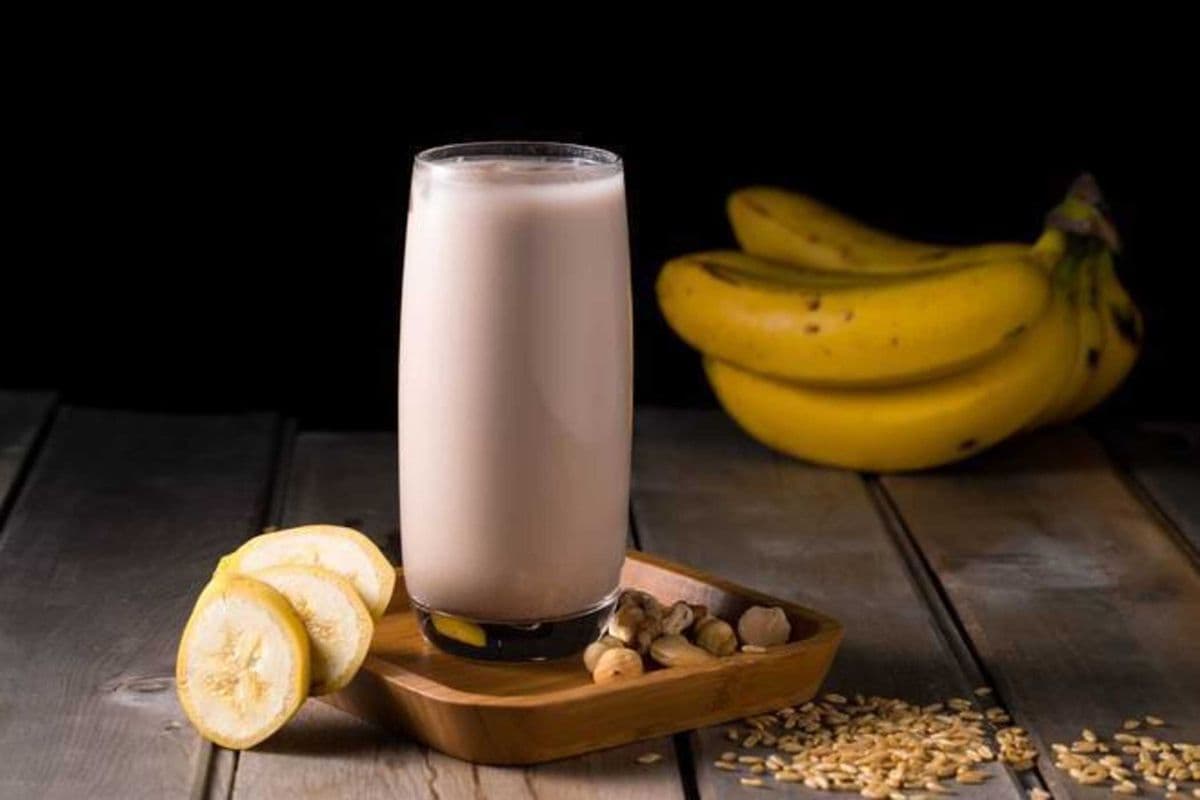 Banana & Oat Nut Mylk Smoothies