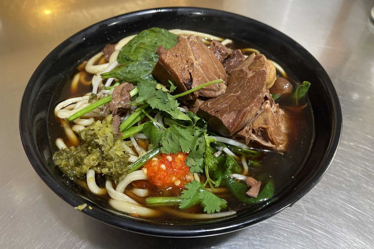 N2. Szechuan Beef Noodle Soup (紅燒牛肉麵)