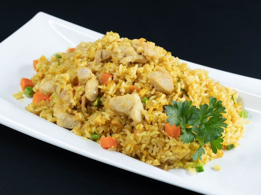 Curry Chicken Fried Rice (咖喱鸡肉炒饭)