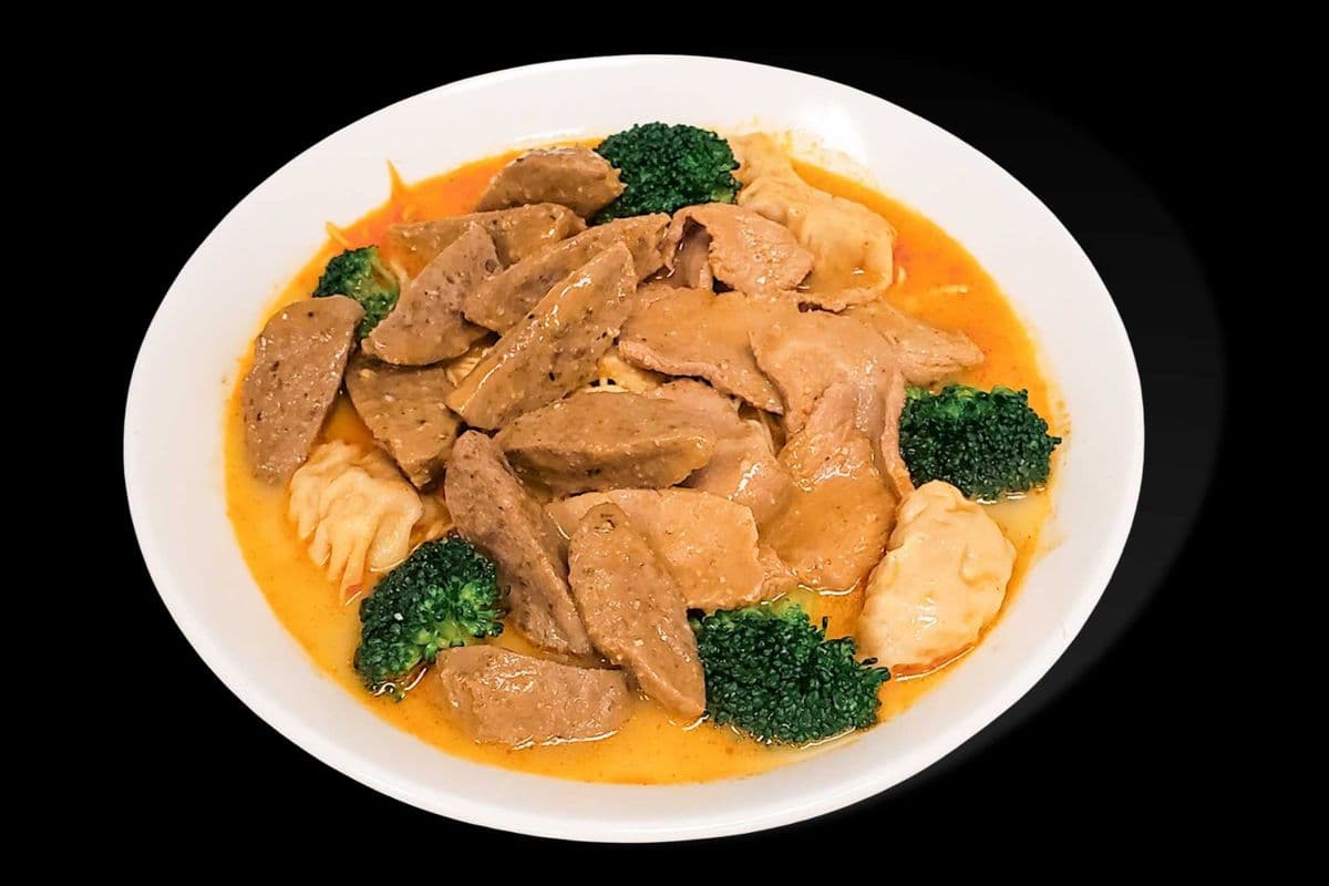 B9. Curry Beef Ball, Beef, and Wonton Vegetable Noodle Soup
