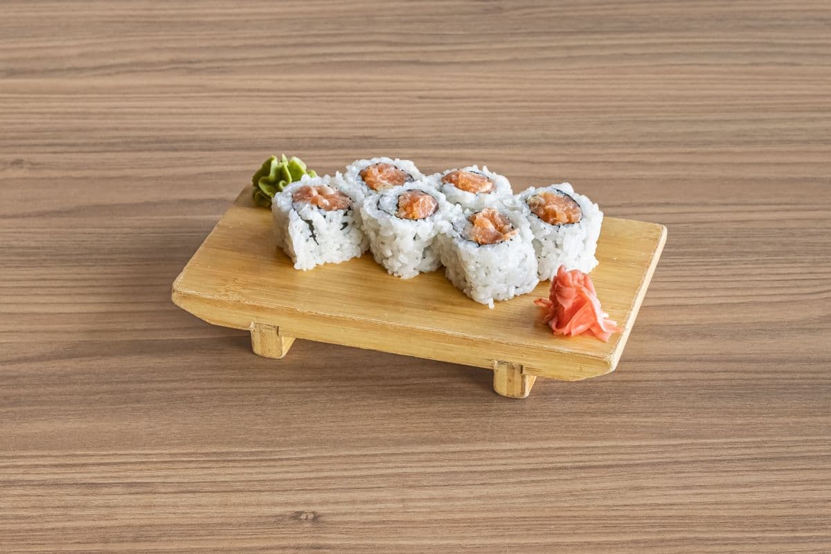Spicy Salmon Roll (6 pcs)