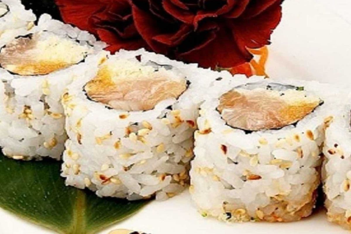 88. Yellowtail (Hamachi) Roll