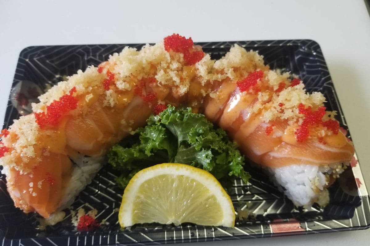 C6 Super Spicy Salmon Roll (10 pcs)