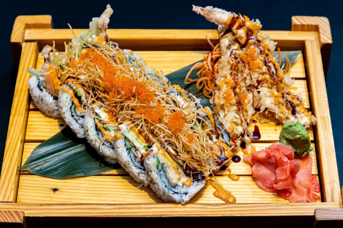 SR7. Double Dynamite Crunch Roll (10 Pcs)