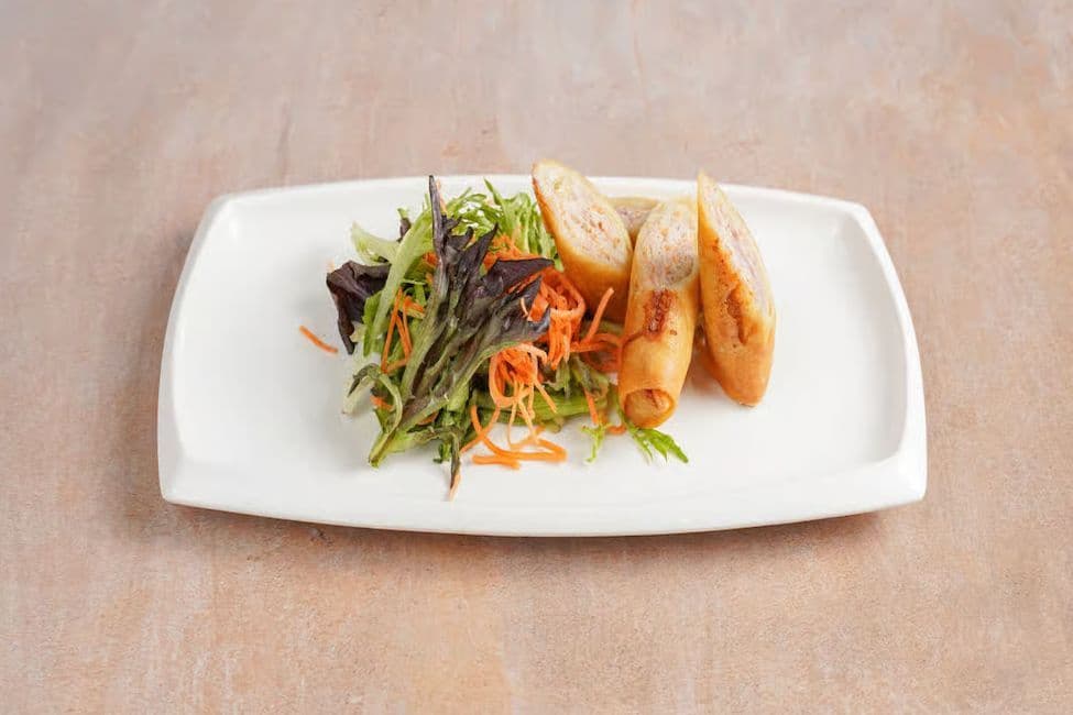 E3. Rouleaux imprériaux poulet (2mcx) / E3. Imperial chicken rolls (2pcs)