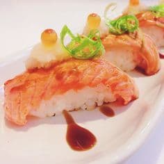 Salmon Aburi Nigiri (2 pcs)