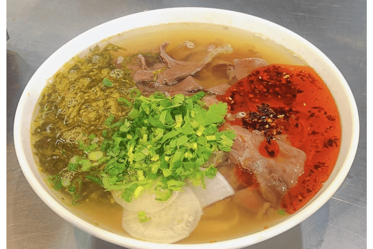 Beef Noodles with Pickled Cabbage 酸菜牛肉面