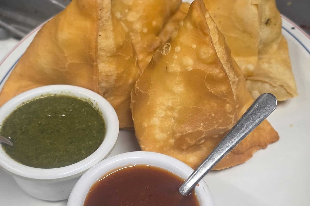 Veg Samosa ( 2 pieces)