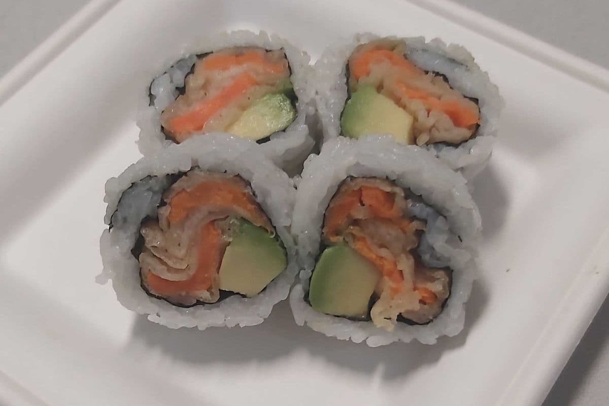 57.Deep Fride Yam and Avocado Roll 8pcs (310 Cal)