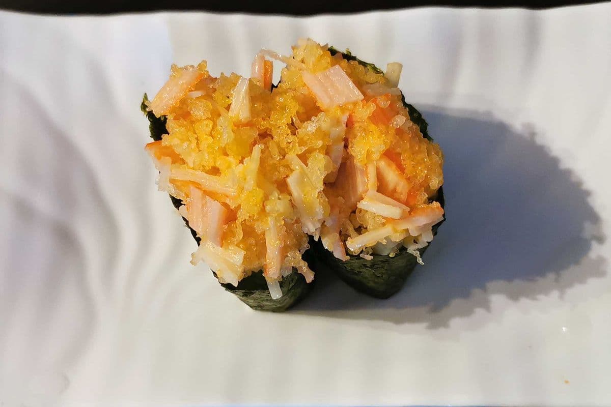Spicy Kani Sushi (2 pcs)