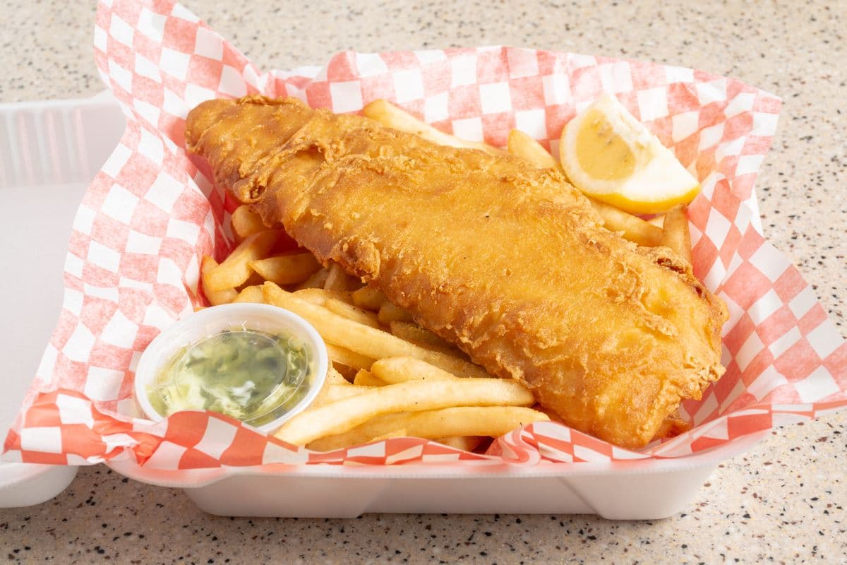 Beer Battered Fish (8 oz) and Chips