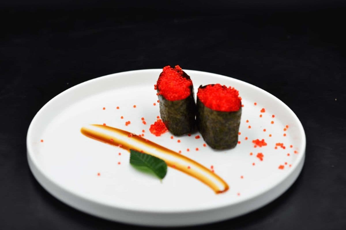 Tobiko Nigiri