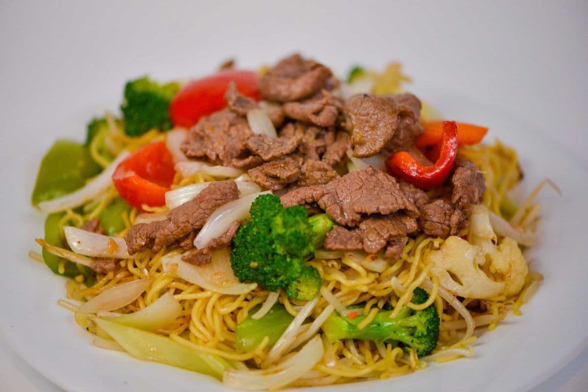 82. Stir-Fried Beef and Mixed Vegetables with Soft Egg Noodles - Mi Xao Mem Bo, Rau Cai