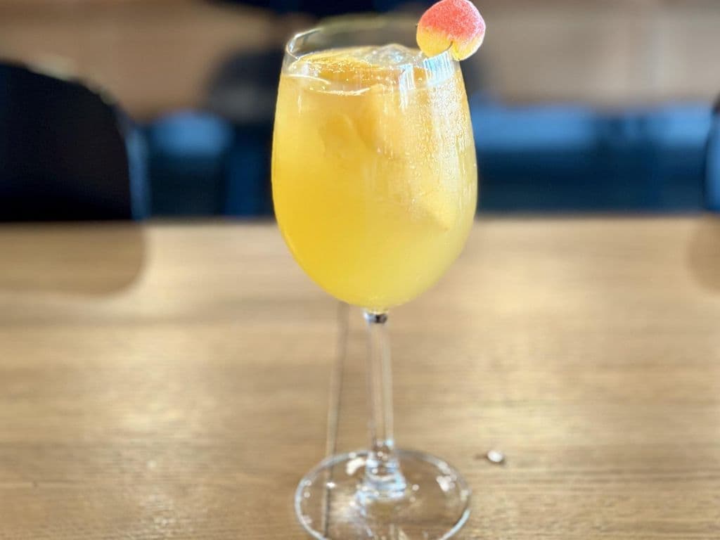 Million of Peach Sangria