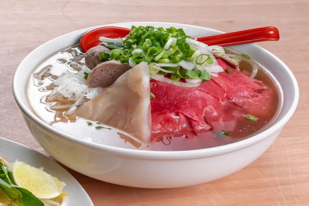 86. Hue Style Beef Noodle Soup (Spicy)