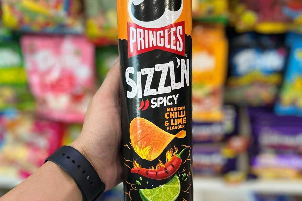 (UK) PRINGLES SIZZL'N SPICY MEXICAN CHILLI & LIME - 180G