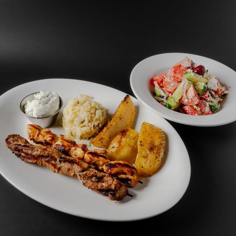 Plats souvlaki de porc / Pork Souvlaki Plate