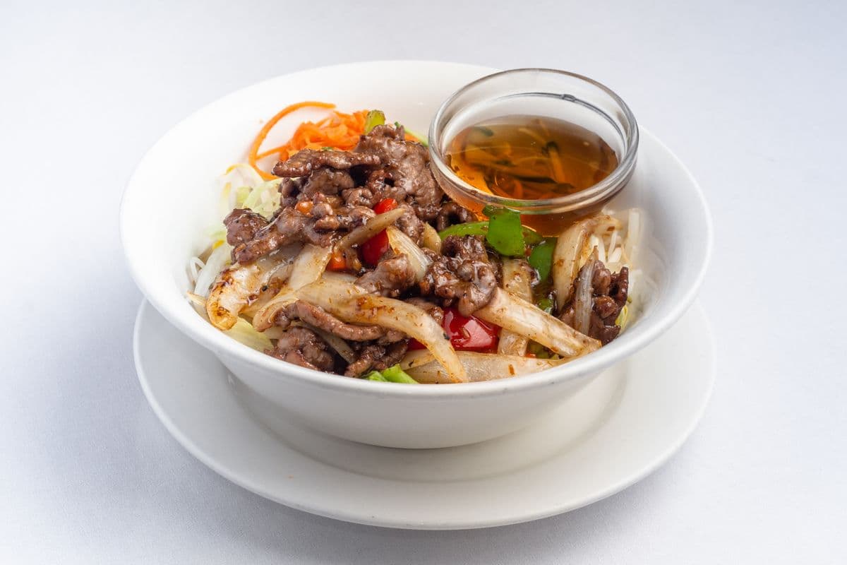 38. Lemon Grass Beef Vermicelli Bowl