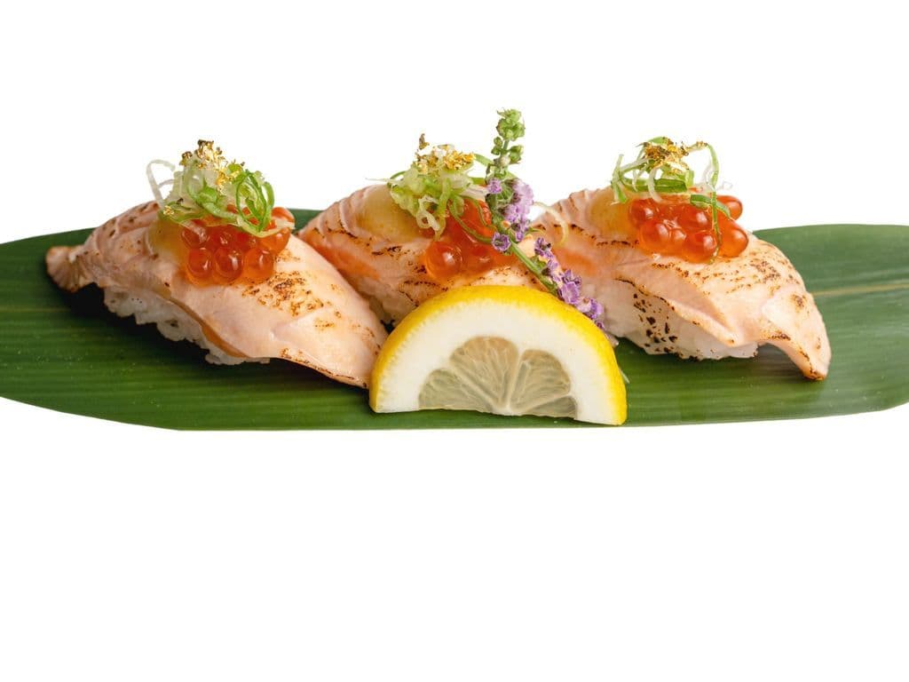 Seared Salmon With Ikura, Gold Flakes 3 Pcs