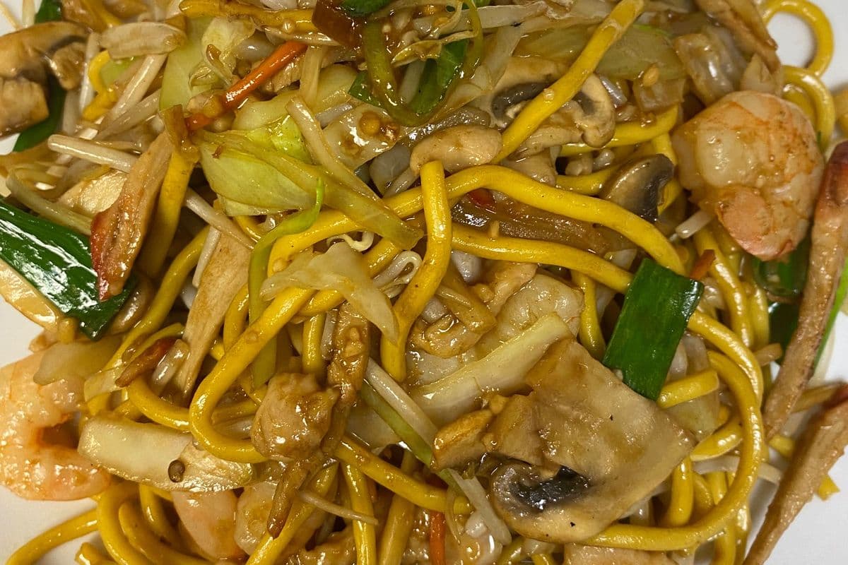 87. House Special Lo Mein