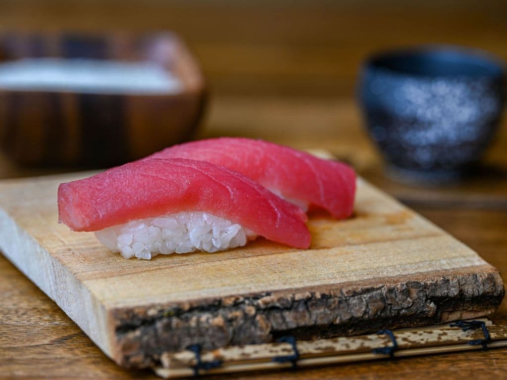 E23 Red Tuna Sushi (2pcs)