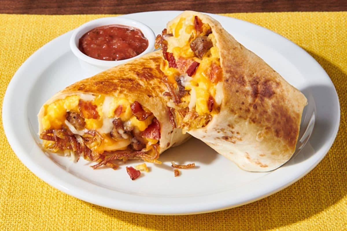 CHORIZO & EGG BURRITO (1240 Cal)