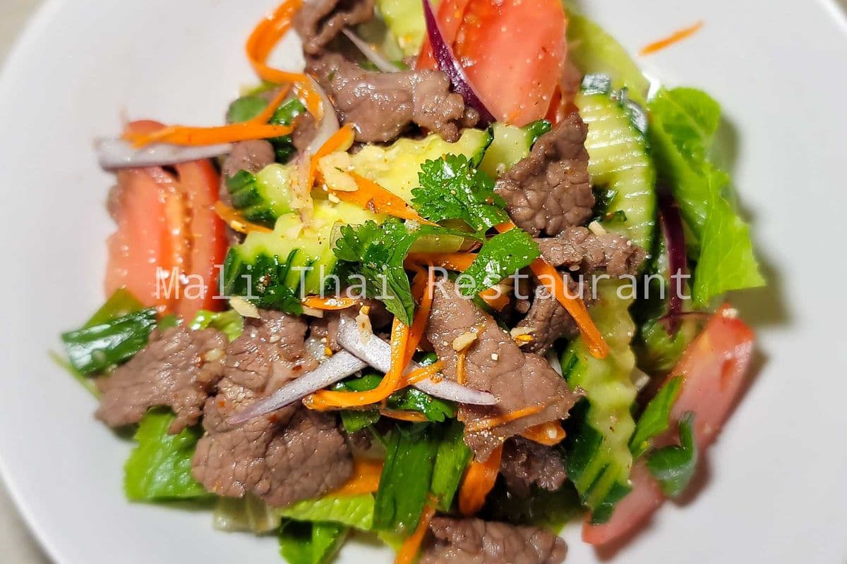 SA3. Yum Neua (Beef Salad)
