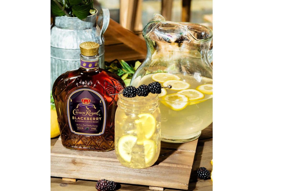 CROWN ROYAL BLACKBERRY (1 x 750ML)