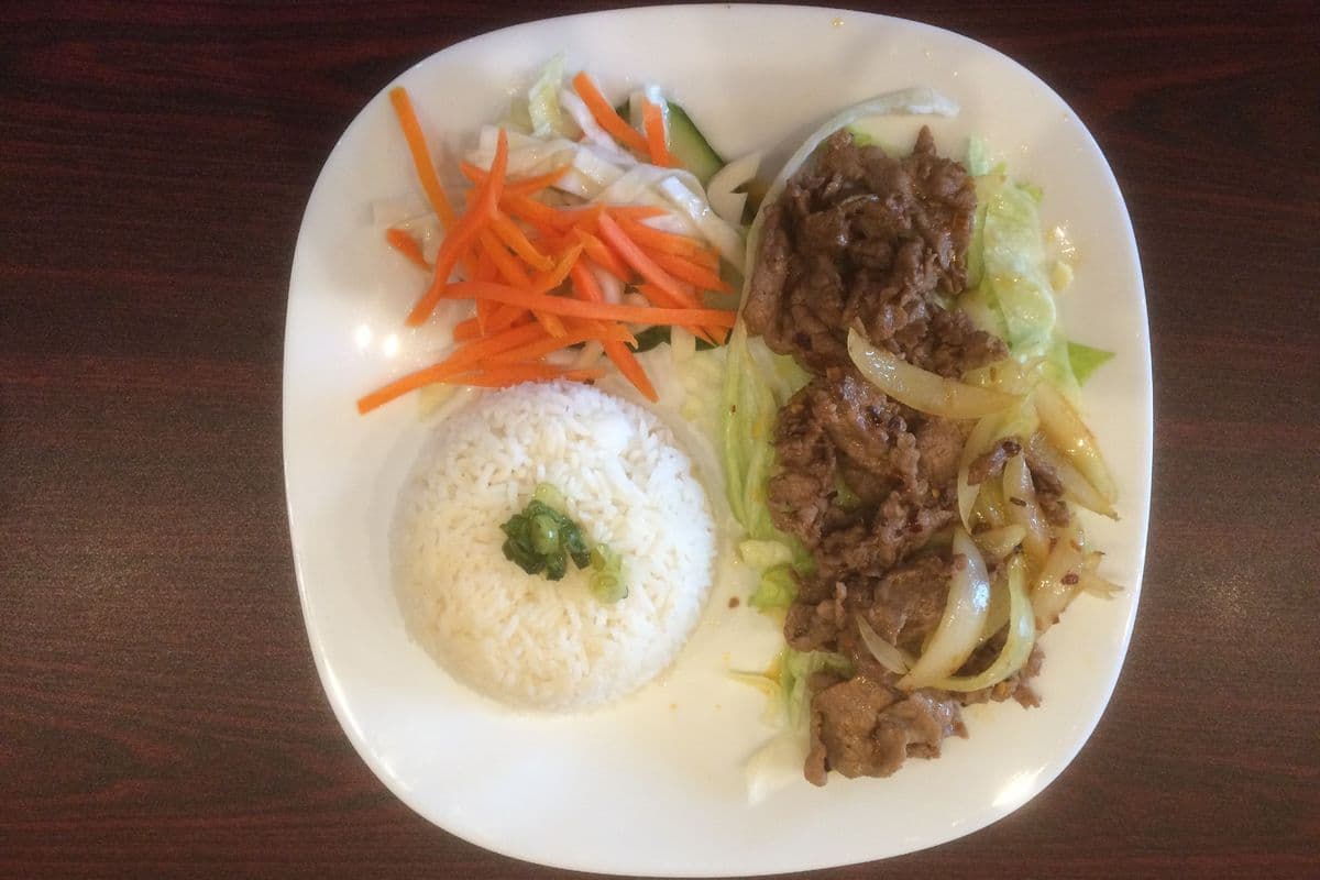 C58. Stir-Fried Sliced Beef Rice Dish/ Com Thit Bo Xao Sate