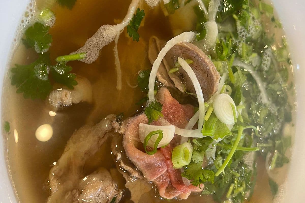 32. House Special Beef Noodle Soup - Phở Đặc Biệt