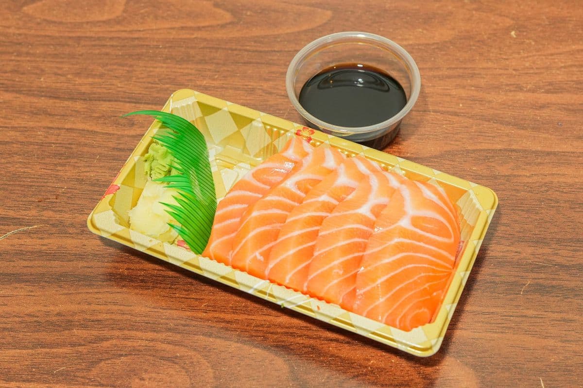 S0. Salmon Sashimi (1/4 lb)