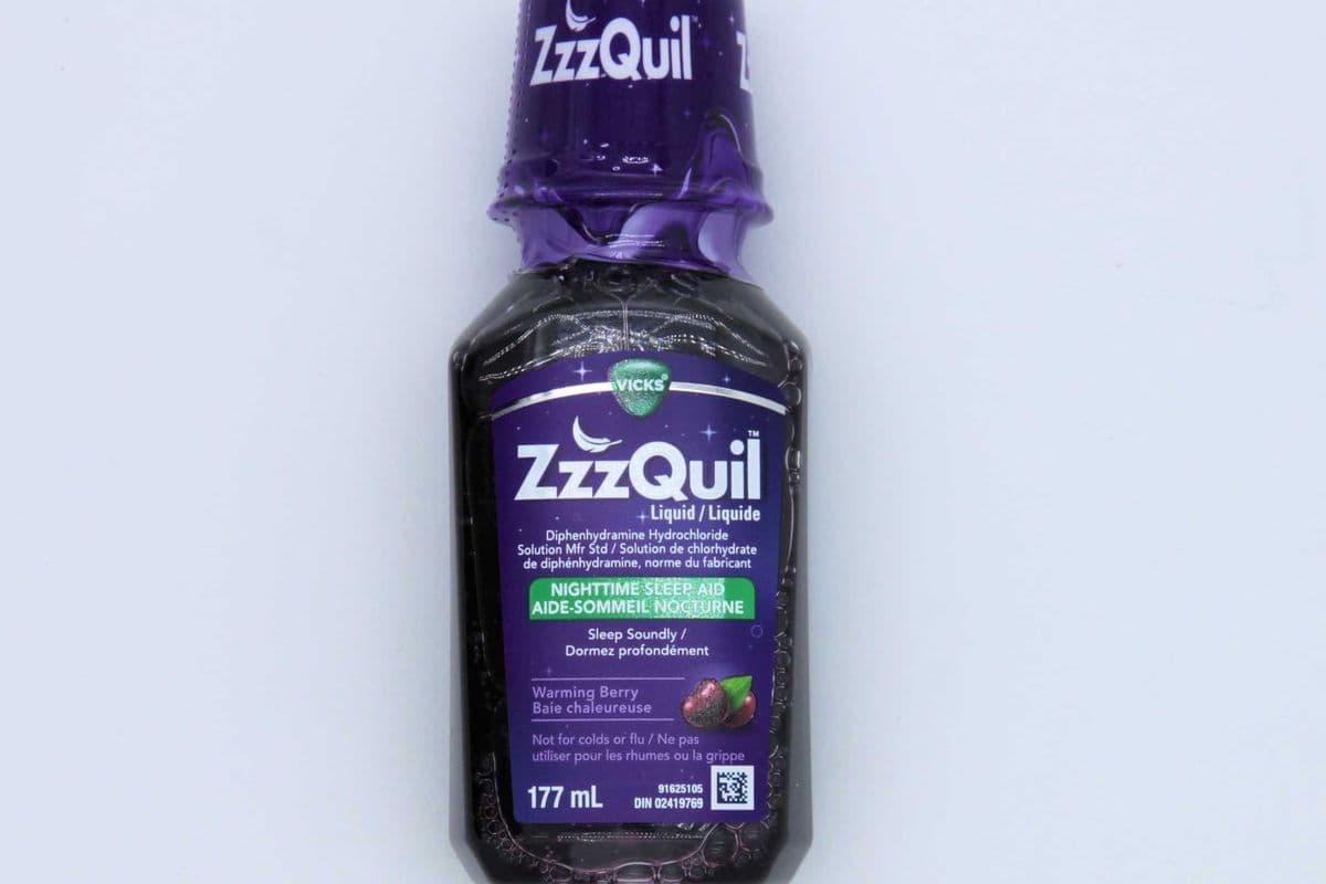ZzzQuil Nighttime Sleep-Aid Liquid (177-354) ml