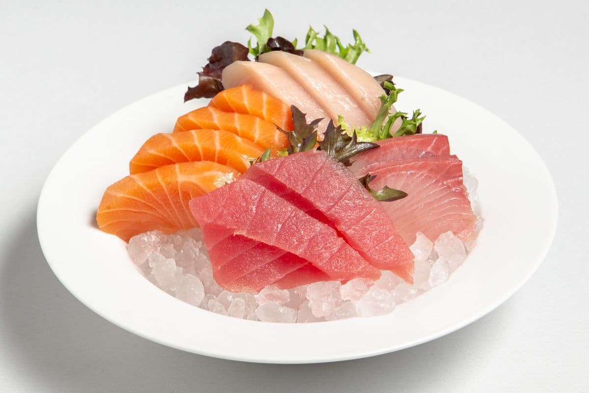 Assorted Sashimi (11 pcs)