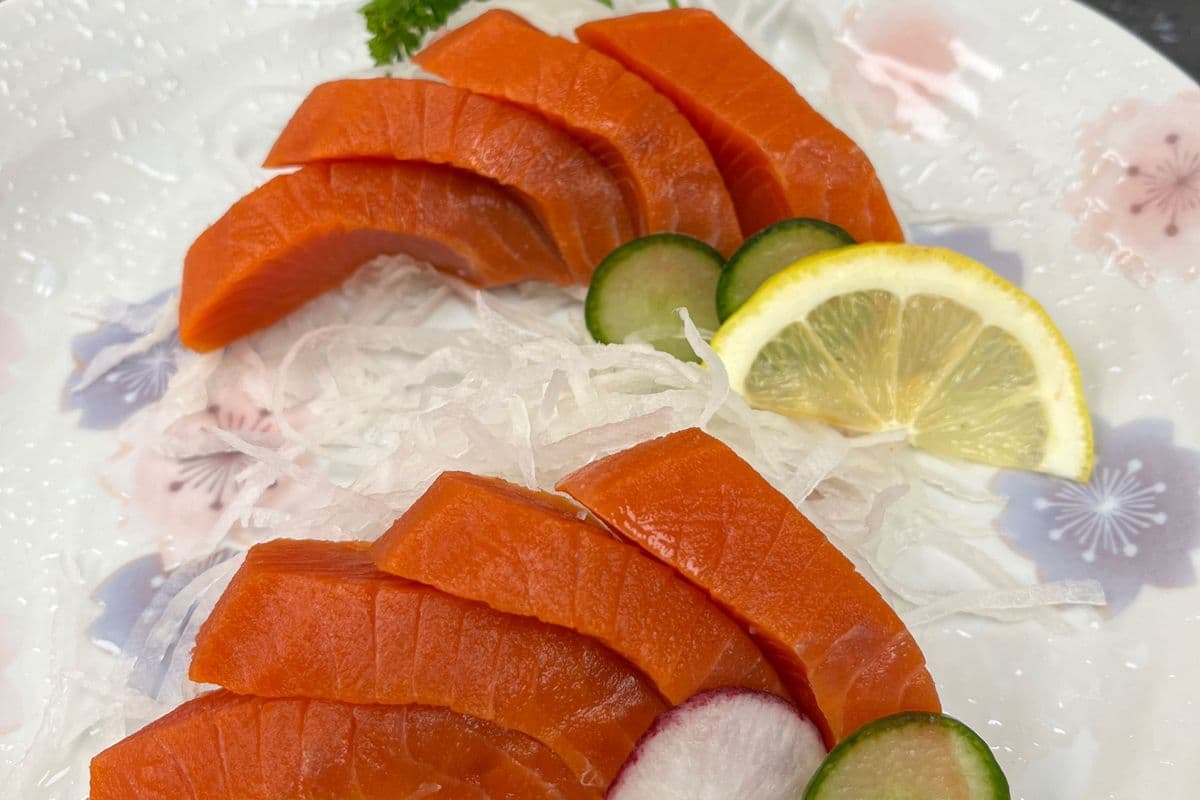 Wild Salmon Sashimi (9pcs)