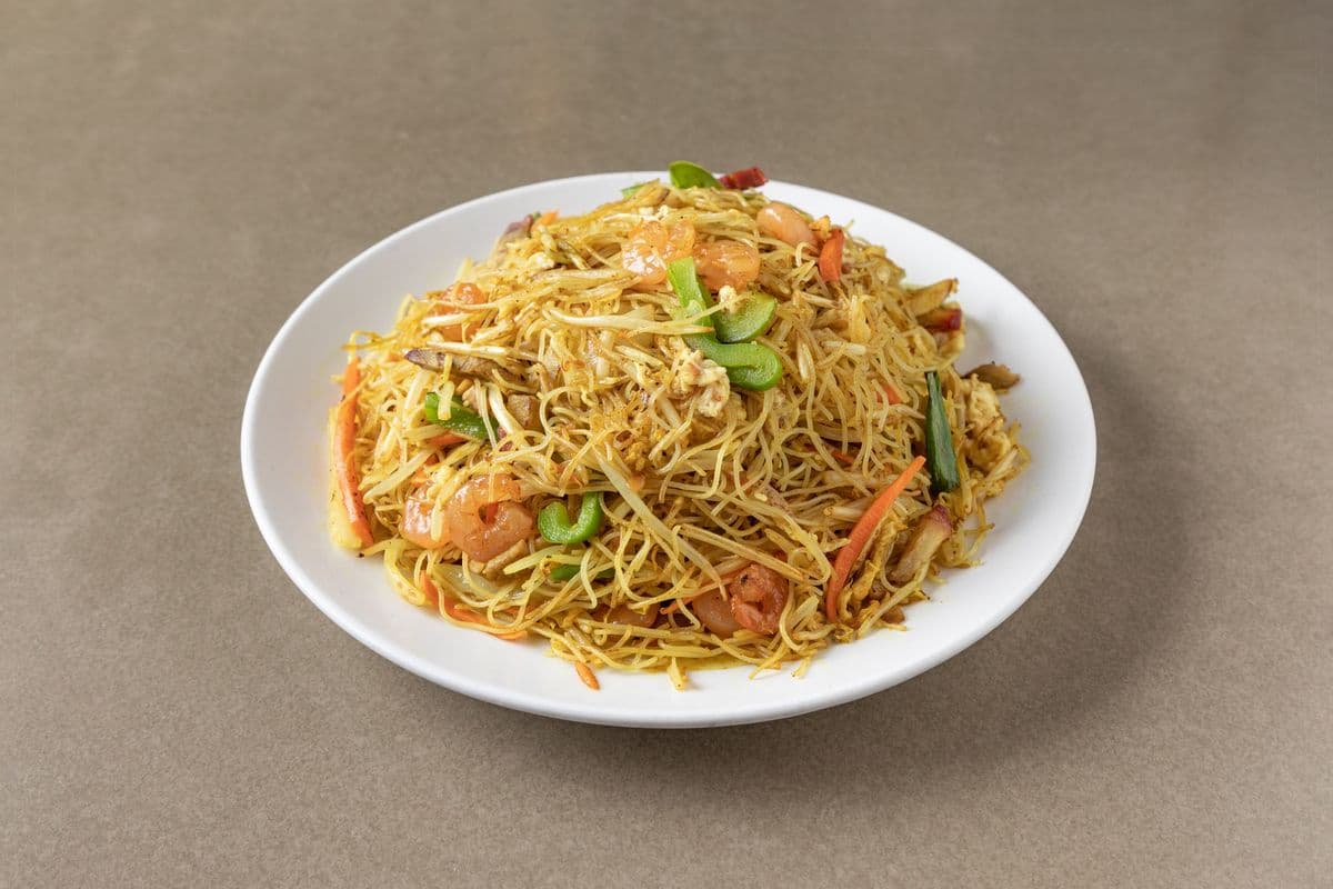 105A. Singapore Fried Rice Noodles