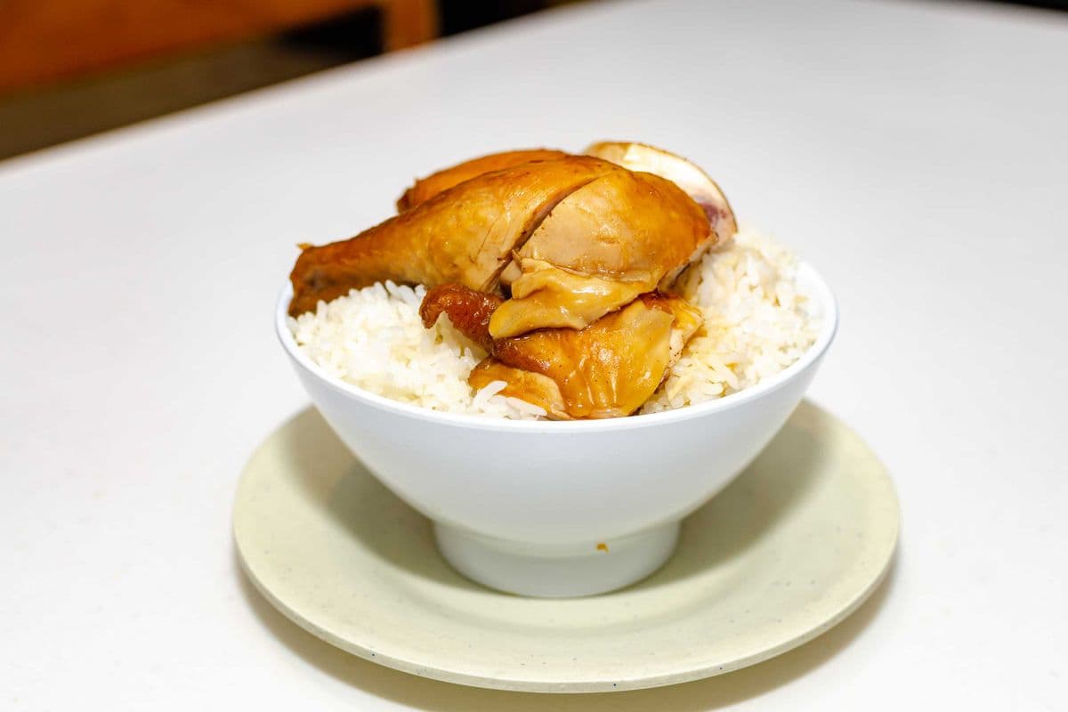 128 Soy Chicken on Rice 玫瑰油雞飯