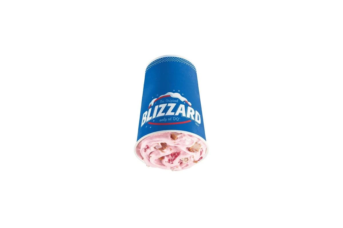 Blizzard au gâteau au fromage à la fraise / Strawberry Cheesecake Blizzard® Treat