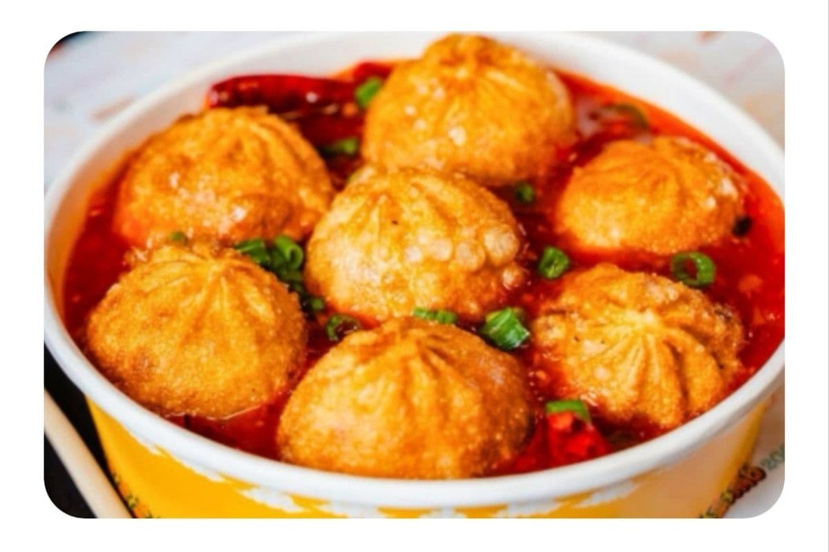 Spicy Schezwan Momo Gravy