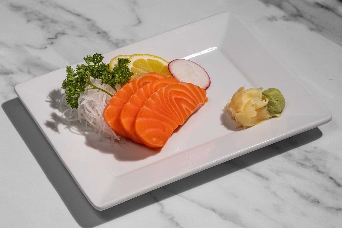 SASHIMI (SALMON)