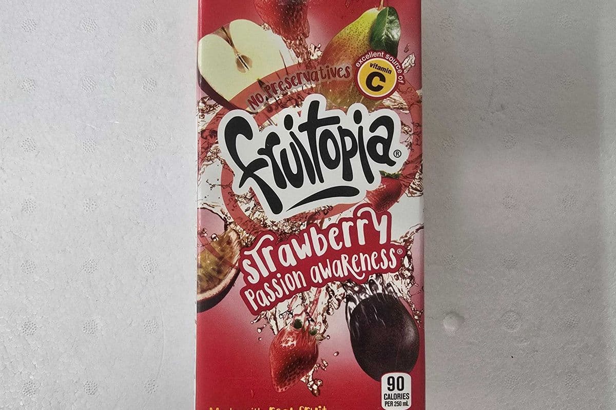 Fruitopia strawberry passion awareness 1L (1L)