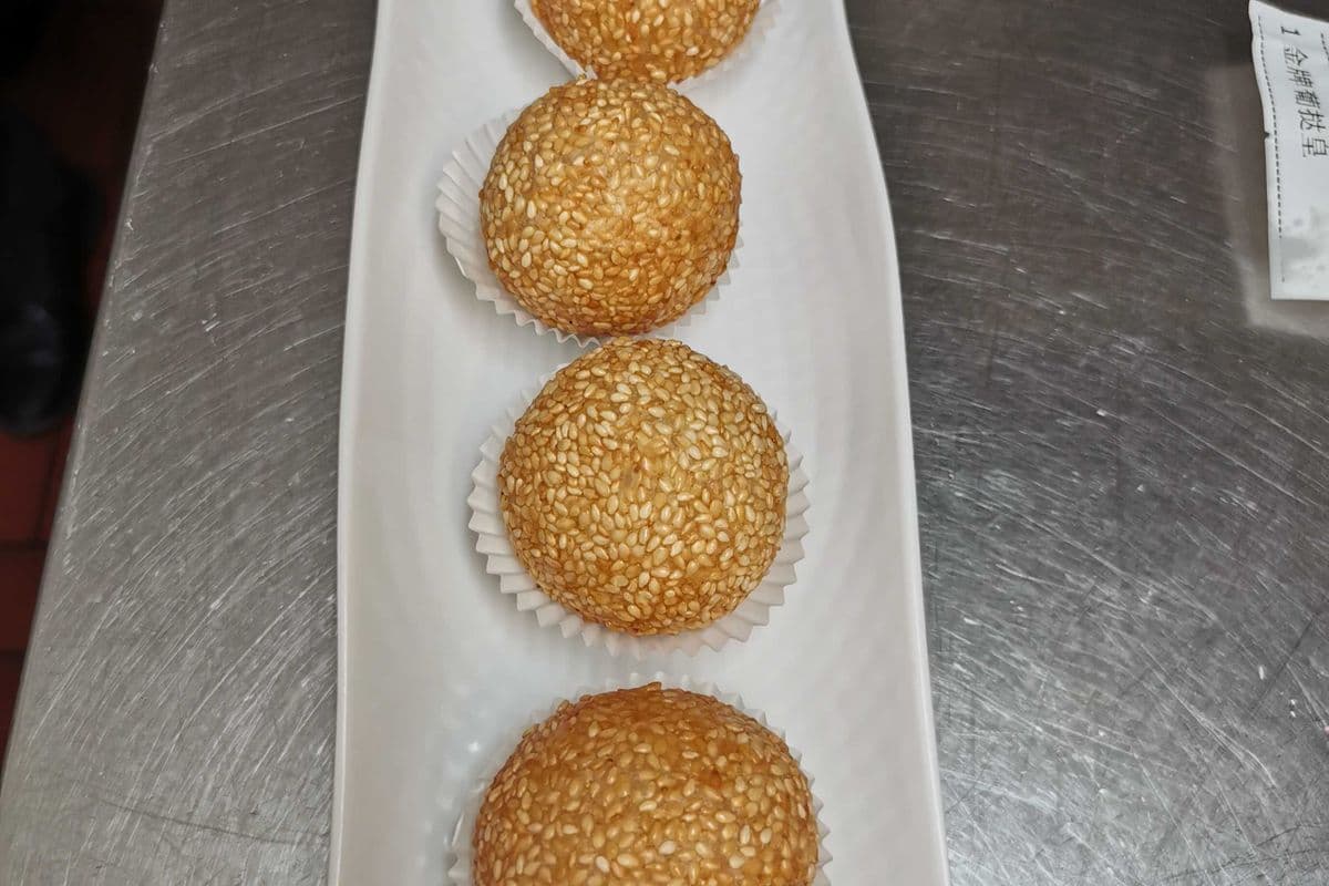 23. Deep-Fried Sesame Ball with Red Bean Paste 豆沙煎堆仔